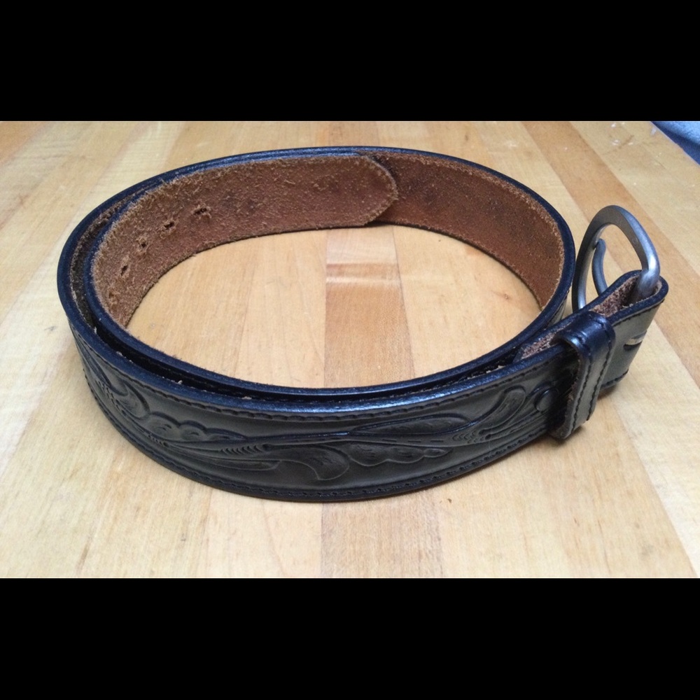 Vintage Chambers Unisex Black Western Style Tooled Leather Belt - Picture 4 of 7